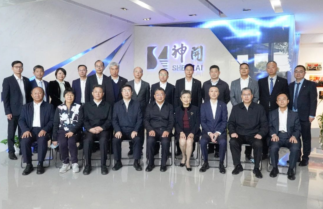 中石化高級(jí)副總裁劉宏斌一行益臨神開(kāi)參觀(guān)考察(圖6)